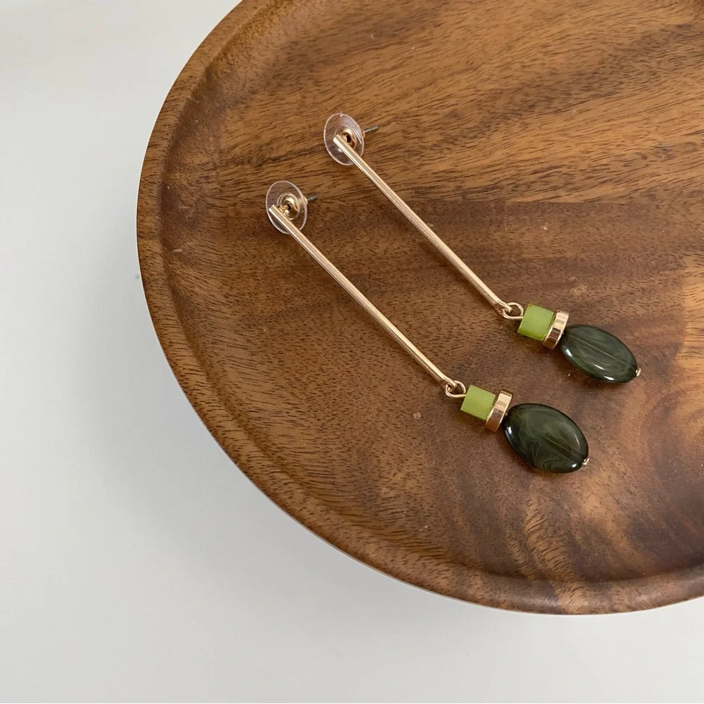 4/$15 Green Stone Gold Linear Bar Dangling Drop Earrings